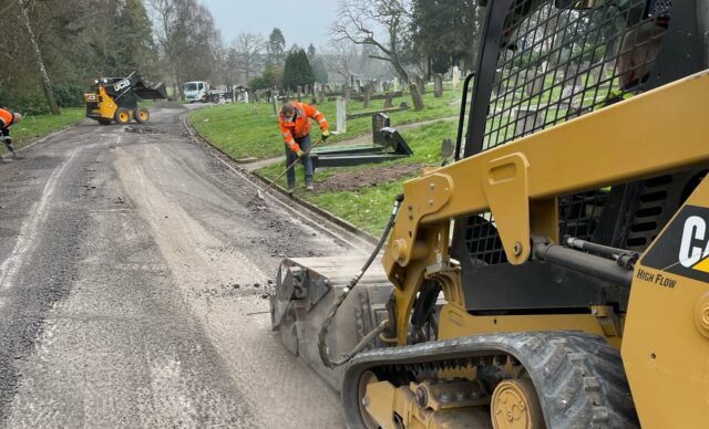 How to Choose a Road Surfacing Contractor for Commercial Projects