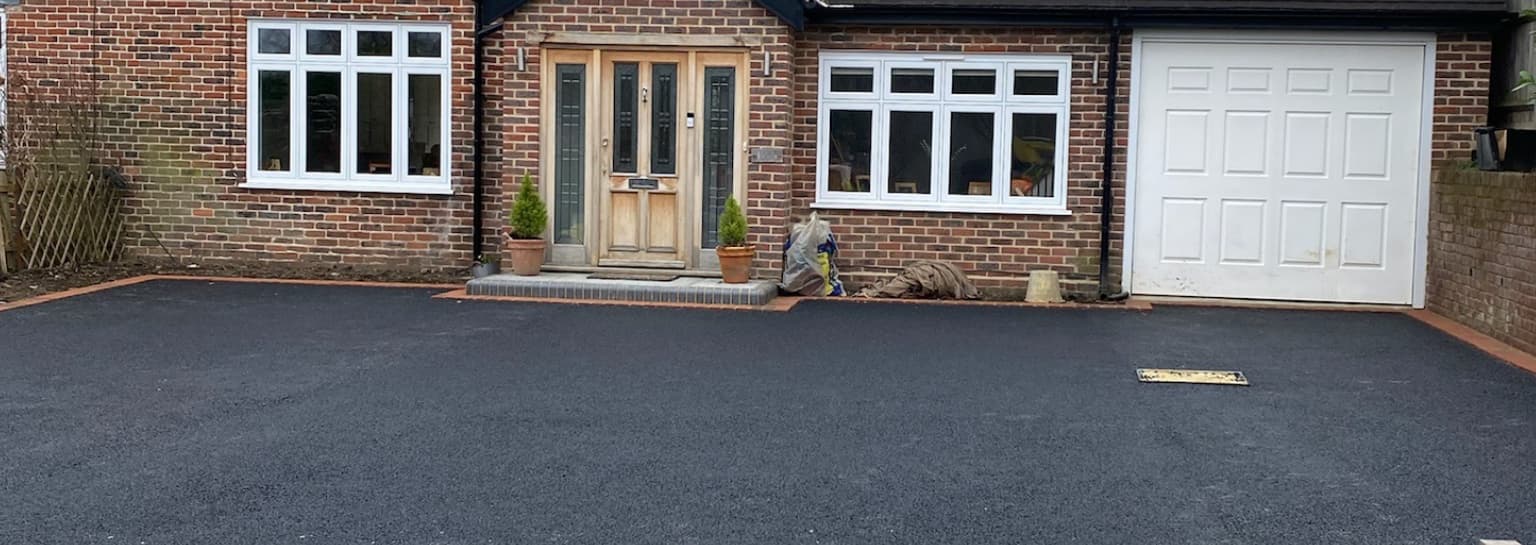 tarmac-surfaced-driveway